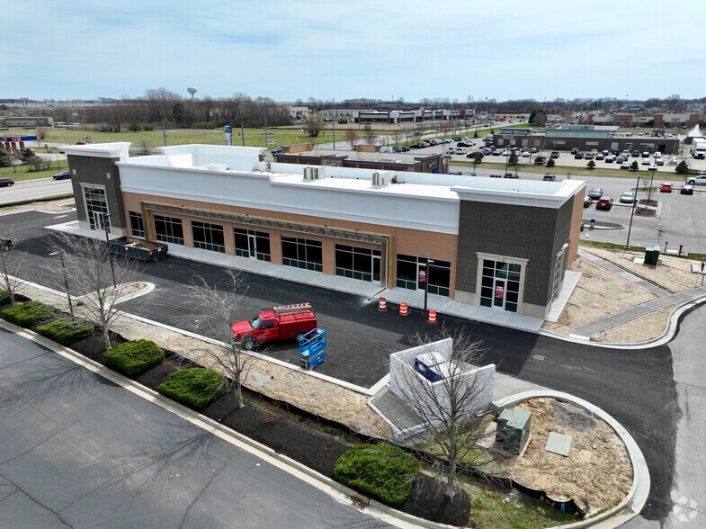 Primary Photo Of 997 E County Line Rd, Greenwood Unknown For Lease