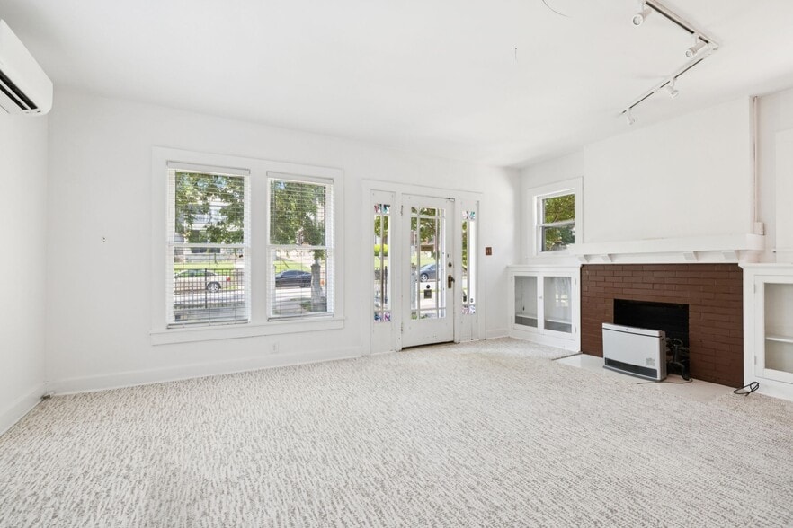 More Photos Of 1604 17th Ave S, Nashville Office Residential For Sale