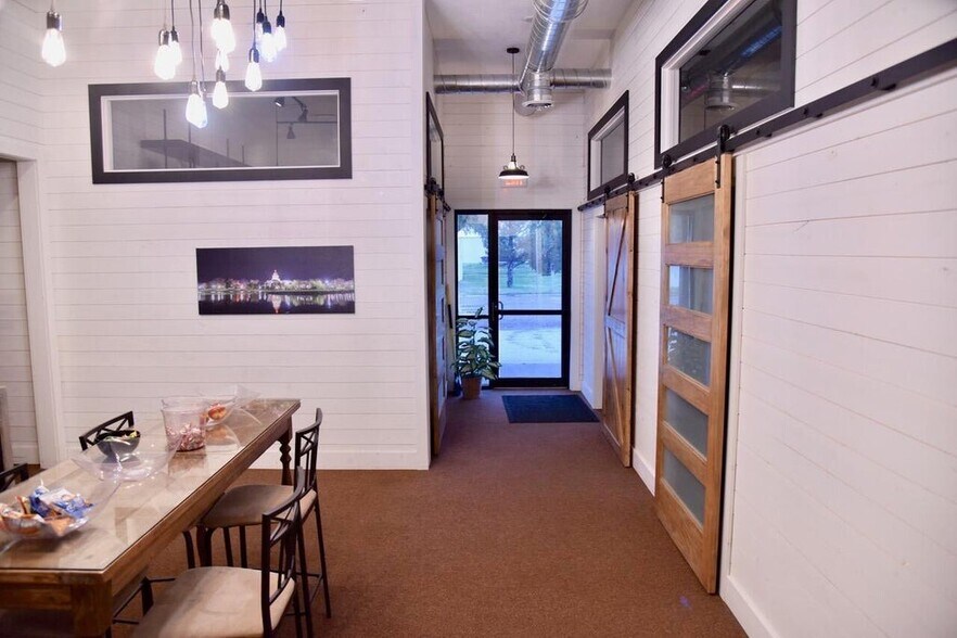 More Photos Of 102 E 6th Ave, Fort Pierre Office For Sale