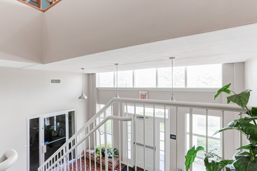 More Photos Of 704 Lisburn Rd, Camp Hill Office For Lease