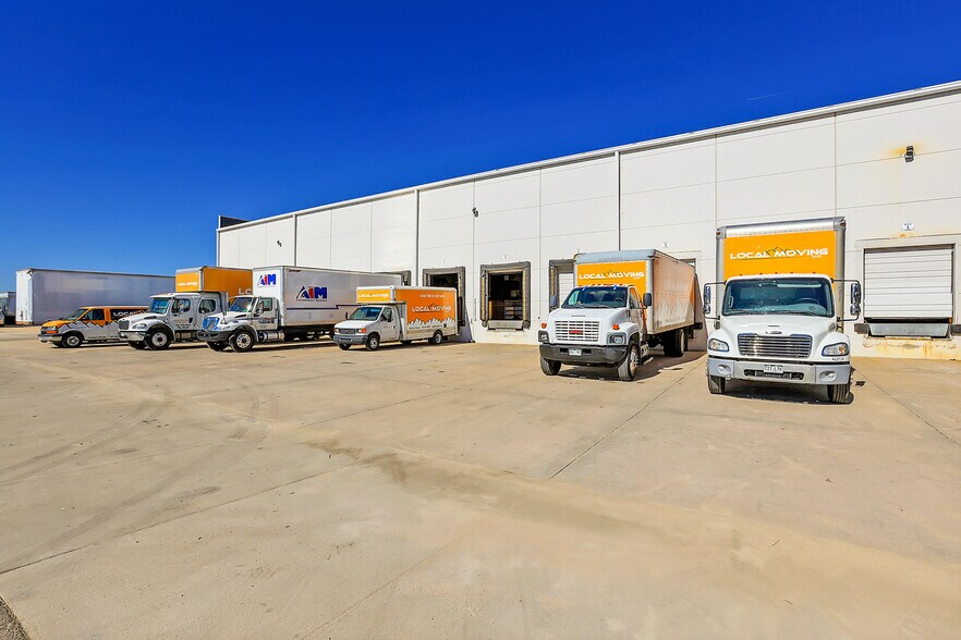 More Photos Of 5555 Joliet St, Denver Warehouse For Lease