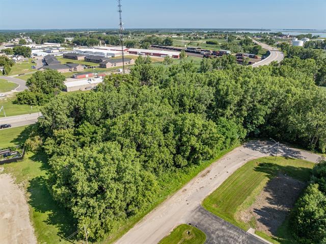 More Photos Of 1006 Velp Ave, Green Bay Freestanding For Sale