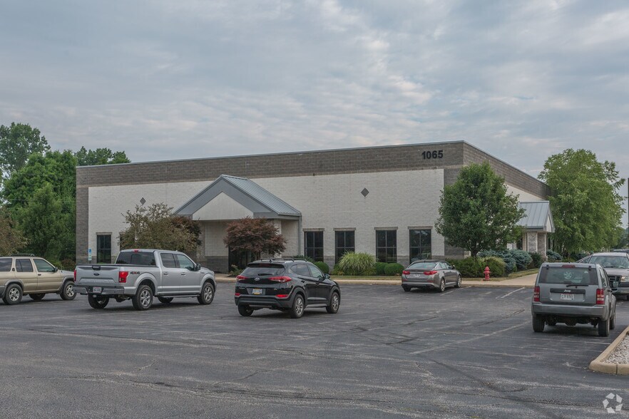 More Photos Of 1065 Medina Rd, Medina Light Manufacturing For Lease