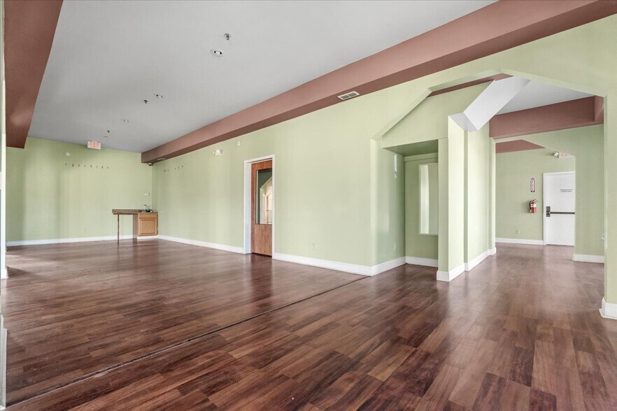 More Photos Of 1903 Grand Central Ave, Vienna General Retail For Sale