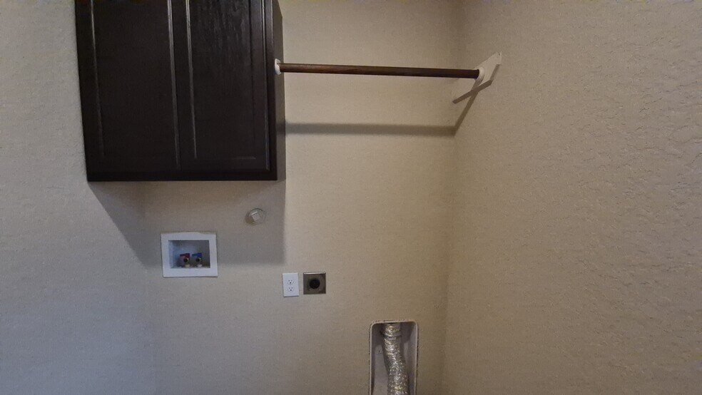 More Photos Of 6866 Lakeview Dr, San Antonio Multifamily For Sale