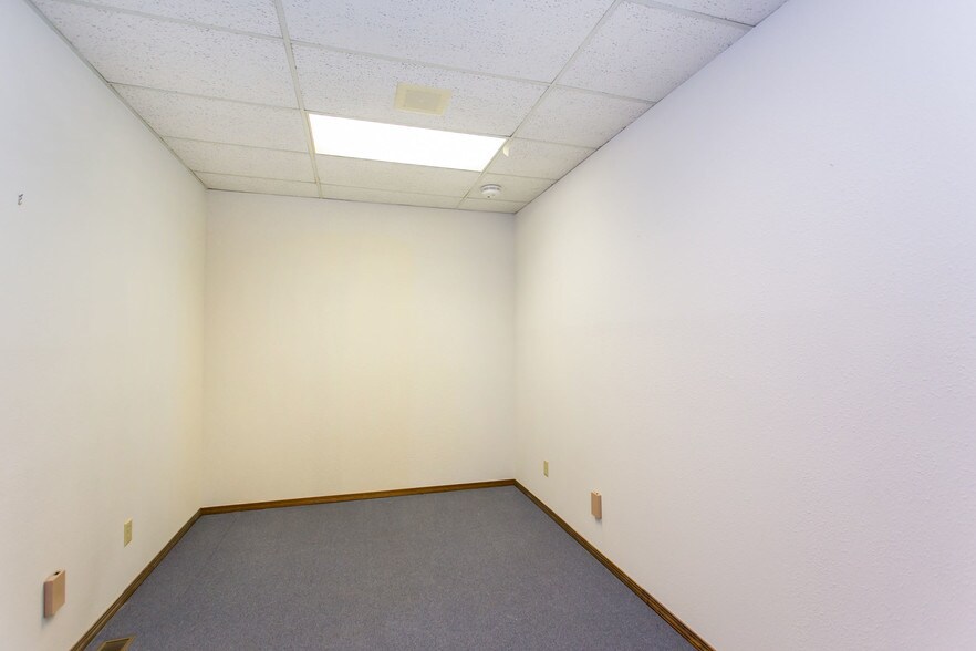 More Photos Of 100 N Fruitland St, Kennewick Office For Lease
