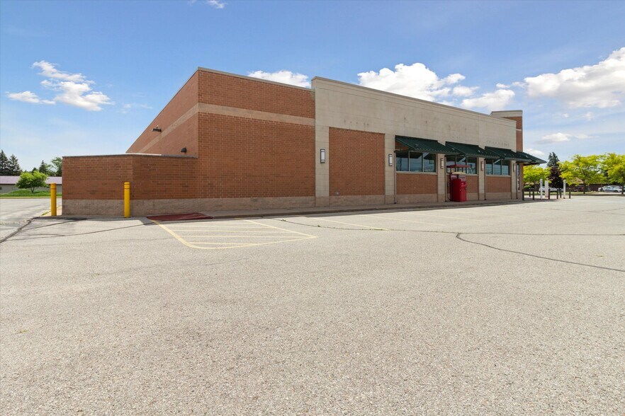 More Photos Of 1420 Wright Ave, Alma Drugstore For Sale