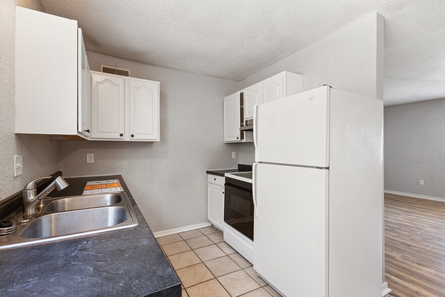 More Photos Of 525 N Arlington St, Kalamazoo Apartments For Sale