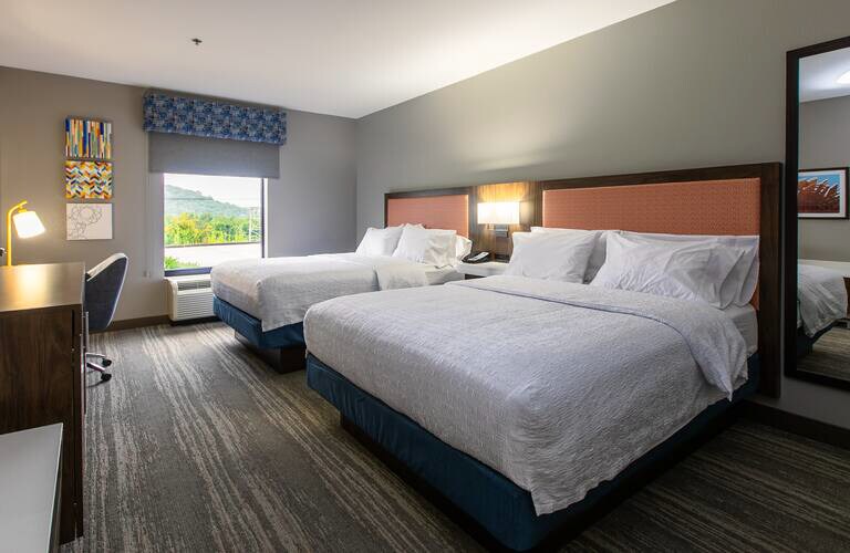 More Photos Of 10 Hampton Ln, Wilder Hotel For Sale