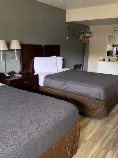 More Photos Of 1101 Church St, Conway Hotel For Sale