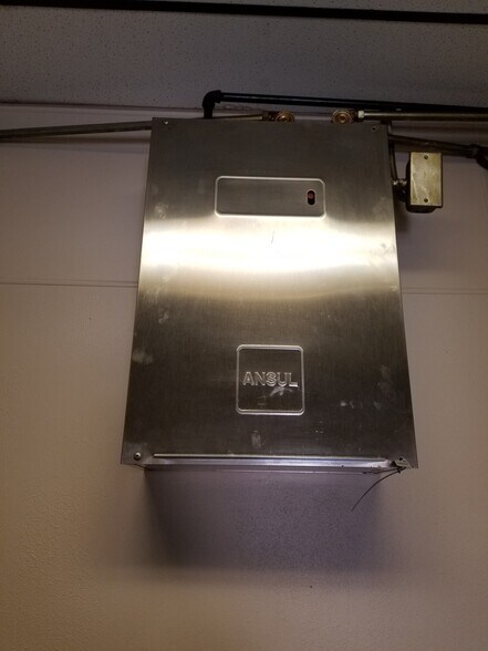 More Photos Of 409 Cavitt Ave, Trafford Bar For Sale