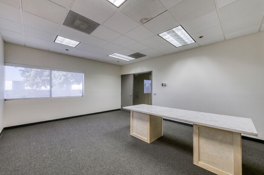 More Photos Of 5333 N Cornelia Ave, Fresno Warehouse For Sale