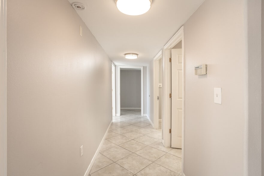 More Photos Of 8139 Beatrix Ln, El Paso Warehouse For Lease