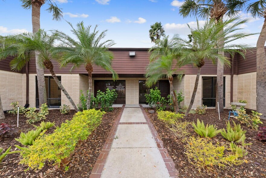 More Photos Of 611 Druid Rd E, Clearwater Medical For Sale