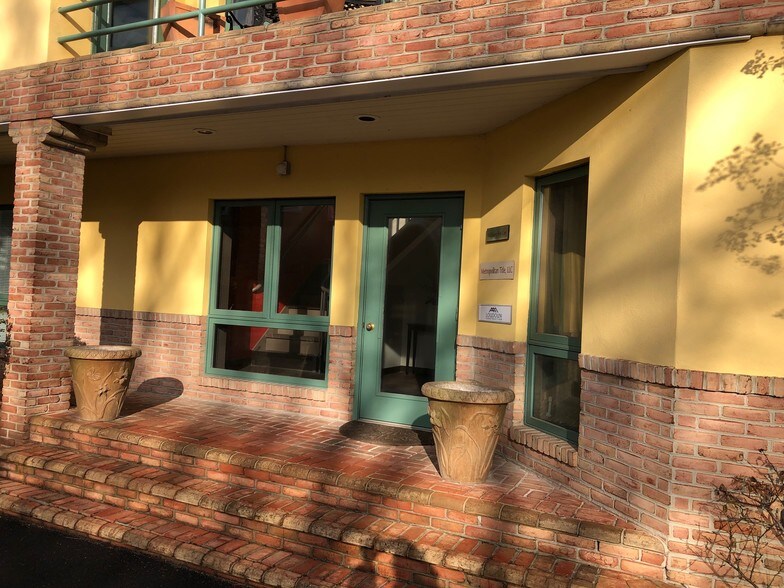 More Photos Of 5 N Hamilton St, Middleburg Office For Sale