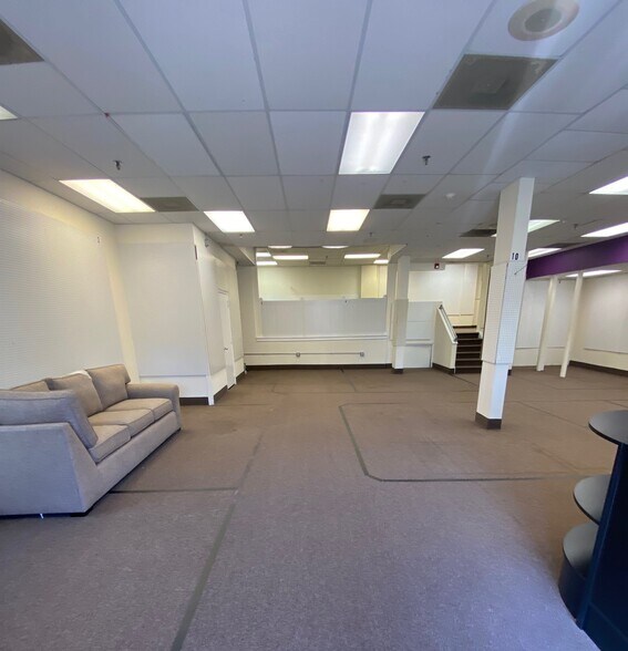More Photos Of 608-614 2nd St Pike, Southampton Freestanding For Lease