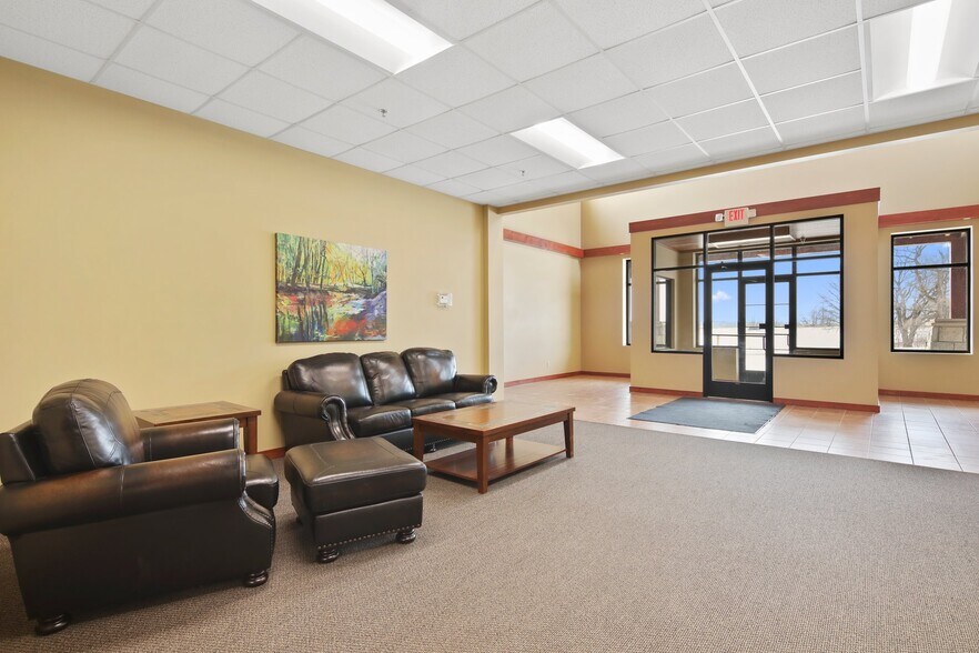 More Photos Of 4133 Iowa St, Alexandria Flex For Sale