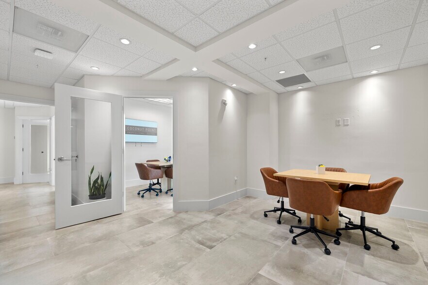 More Photos Of 23150 Fashion Dr, Estero Storefront Retail Office For Lease