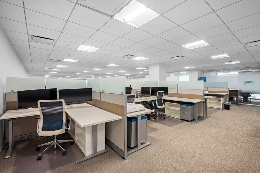 More Photos Of 301 N Lake Ave, Pasadena Office For Lease