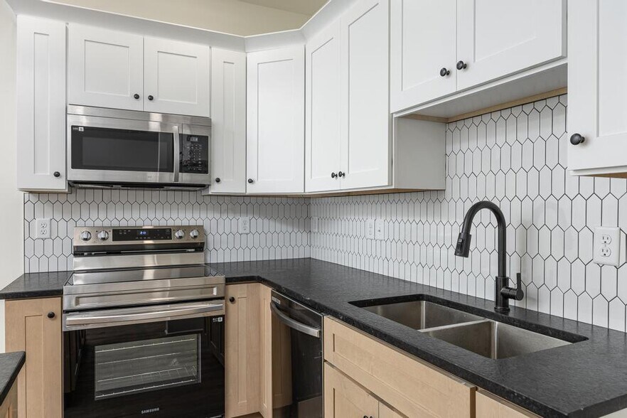 More Photos Of 353-505 Hungry Hollow Rd SE, Cleveland Multifamily For Sale