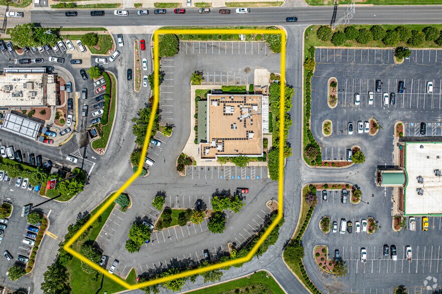 More Photos Of 123 N Arlington St, Salisbury Restaurant For Sale