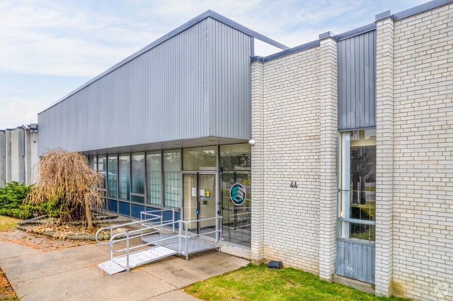 More Photos Of 44 Rolark Dr, Toronto Manufacturing For Lease