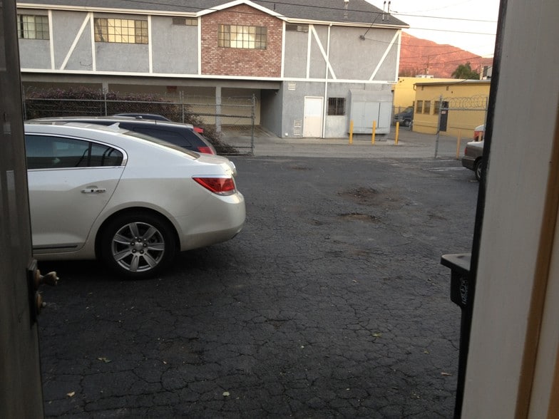 More Photos Of 912-914 S Victory Blvd, Burbank Storefront Retail Office For Lease