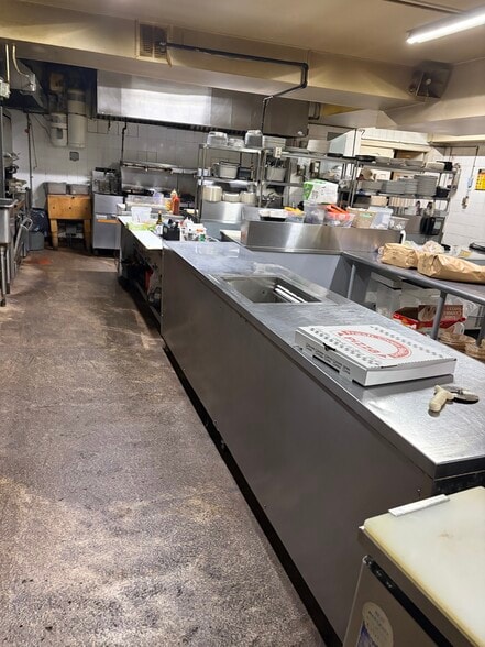 More Photos Of 101 City Island Ave, Bronx Restaurant For Lease