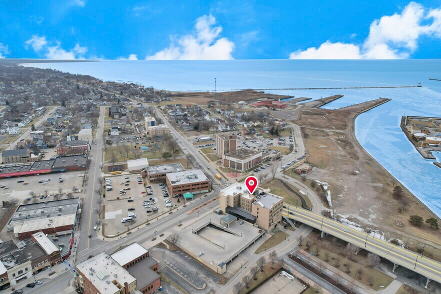 More Photos Of 301 Broadway, Lorain Hotel For Lease