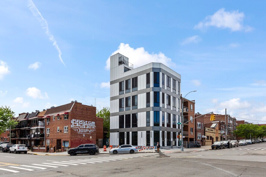 More Photos Of 11072 Corona Ave, Flushing Apartments For Lease