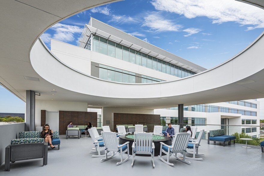 More Photos Of 14545 N Dallas Pky, Dallas Office For Lease