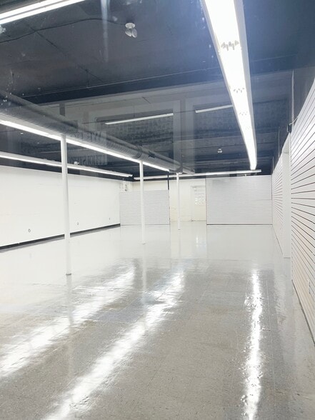 More Photos Of 41 Clementon Rd, Berlin Supermarket For Lease