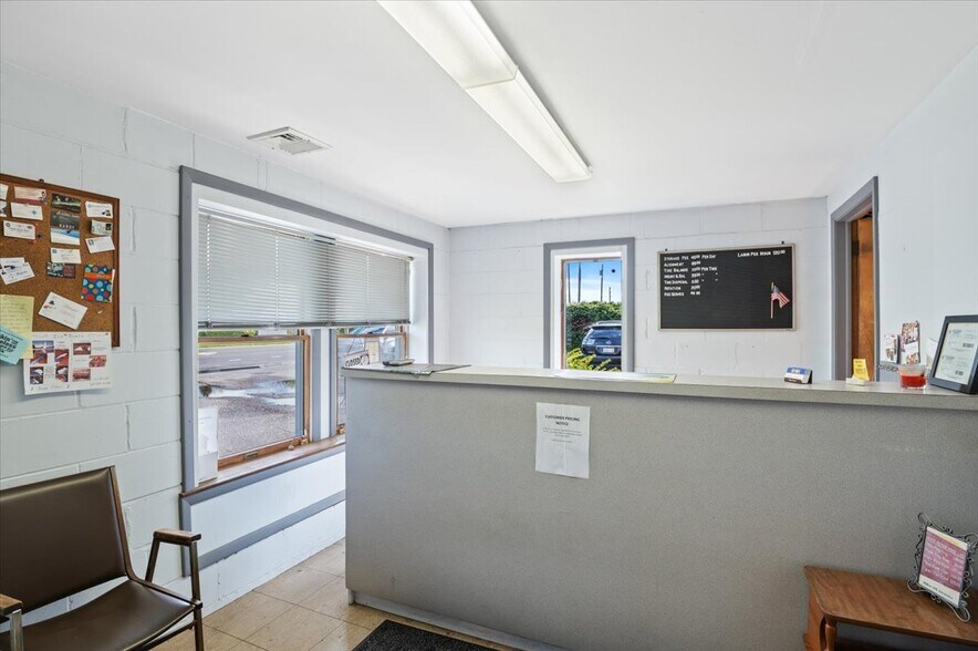 More Photos Of 45845 Cr-48, Southold Auto Repair For Sale