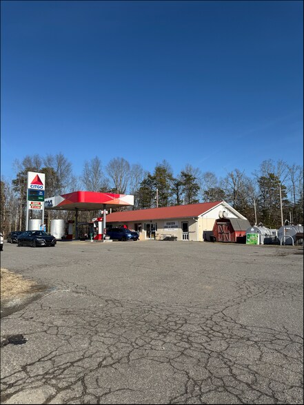 Primary Photo Of 5659 NC Highway 62 S, Yanceyville Service Station For Sale