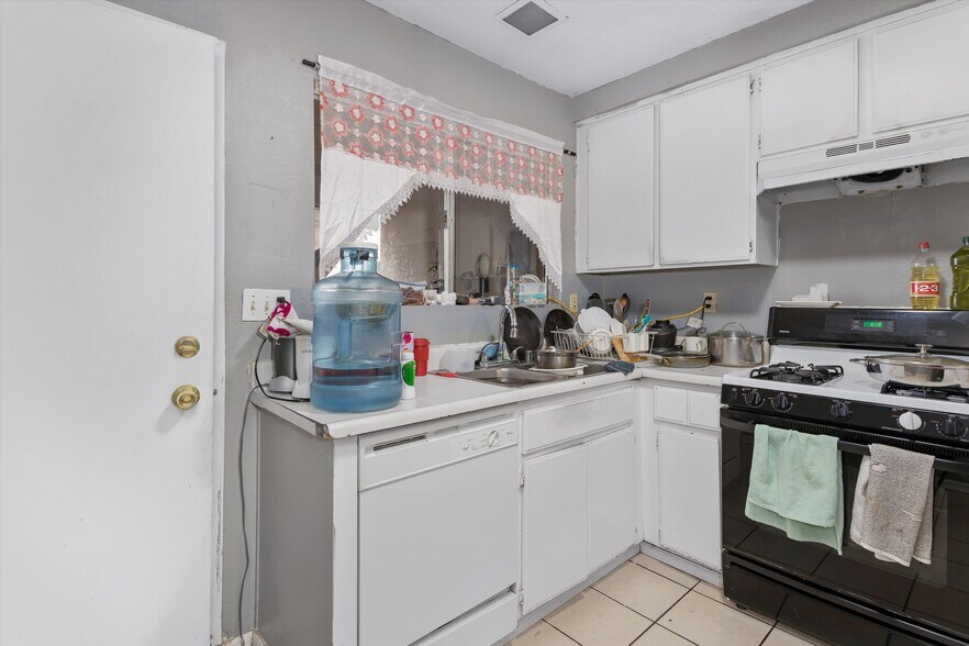 More Photos Of 1140 Oxford Dr, Redlands Apartments For Sale