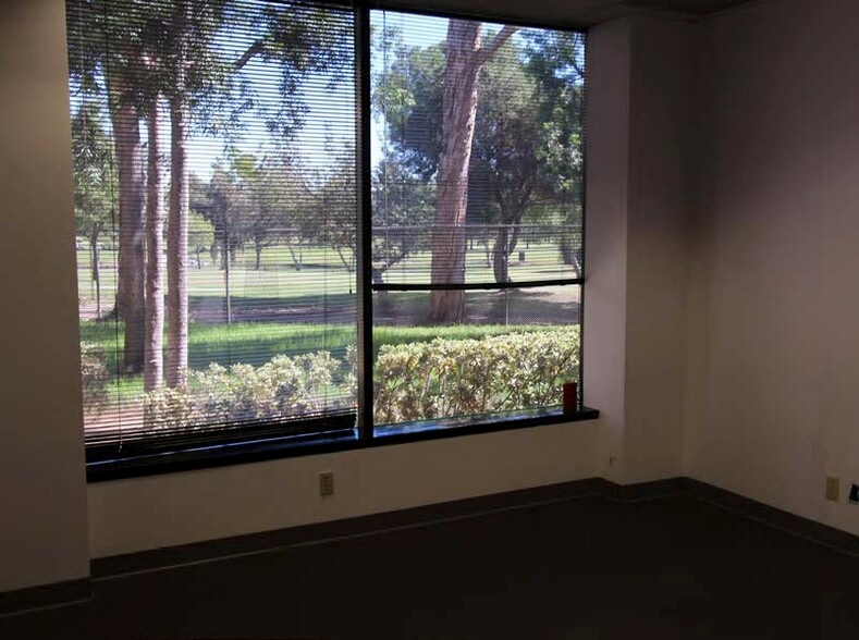 More Photos Of 4010 Watson Plaza Dr, Lakewood Office For Lease