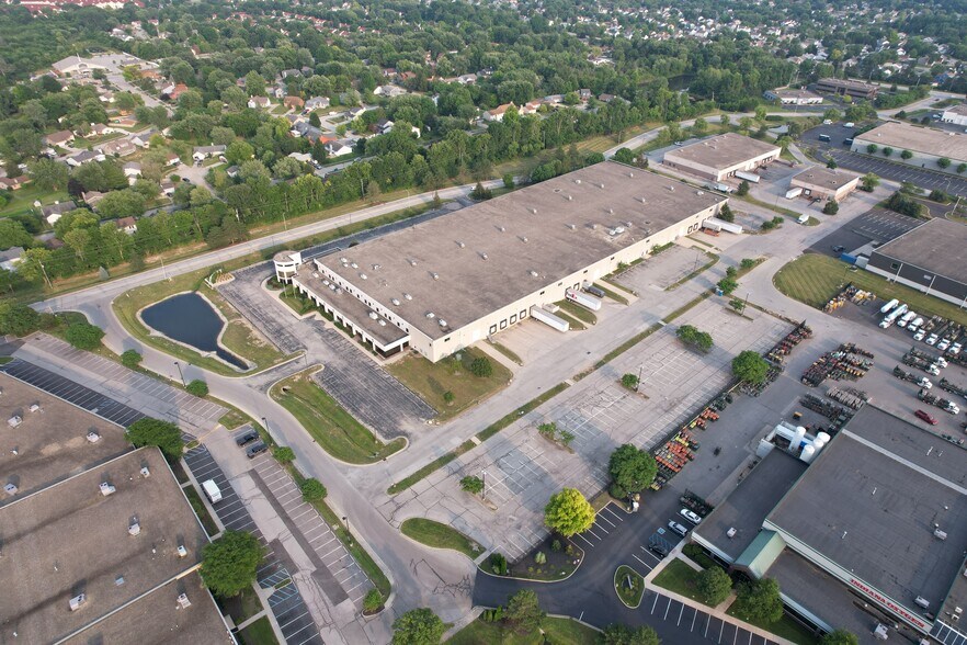 More Photos Of 6402 Corporate Dr, Indianapolis Distribution For Lease