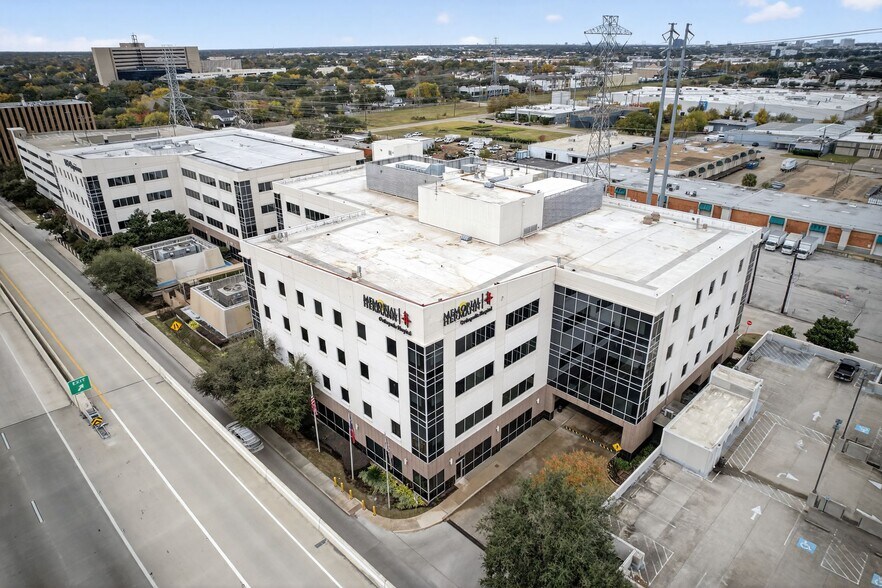 More Photos Of 5420 West Loop S, Bellaire Medical For Lease