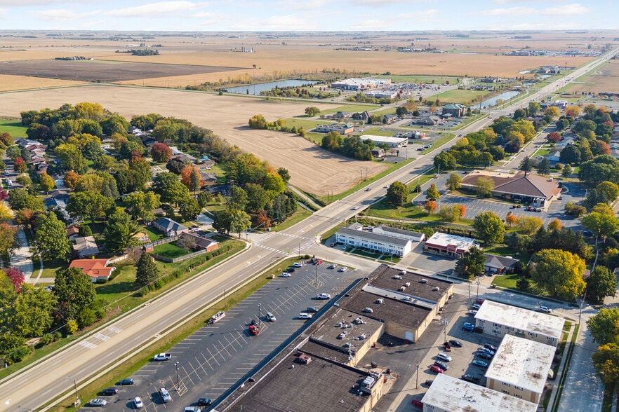 More Photos Of 120-150 May Mart Dr, Rochelle Unknown For Lease