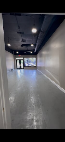 More Photos Of 130 W Kentucky St, Franklin Storefront Retail Office For Lease