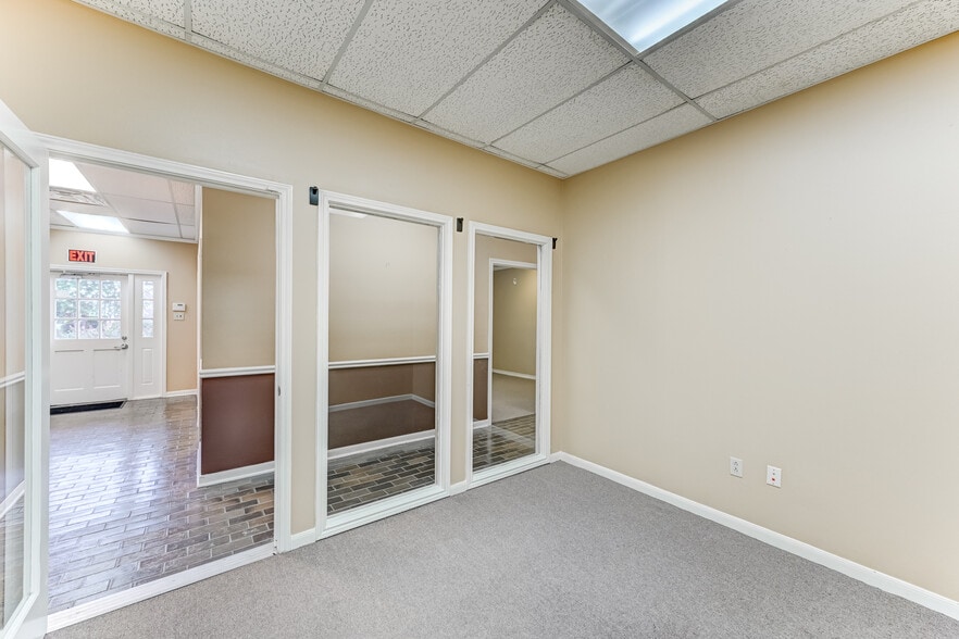 More Photos Of 14741 Pebble Bend Dr, Houston Loft Creative Space For Lease