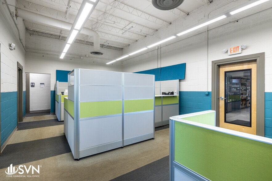 More Photos Of 330 Midland Pl, Lexington Warehouse For Lease