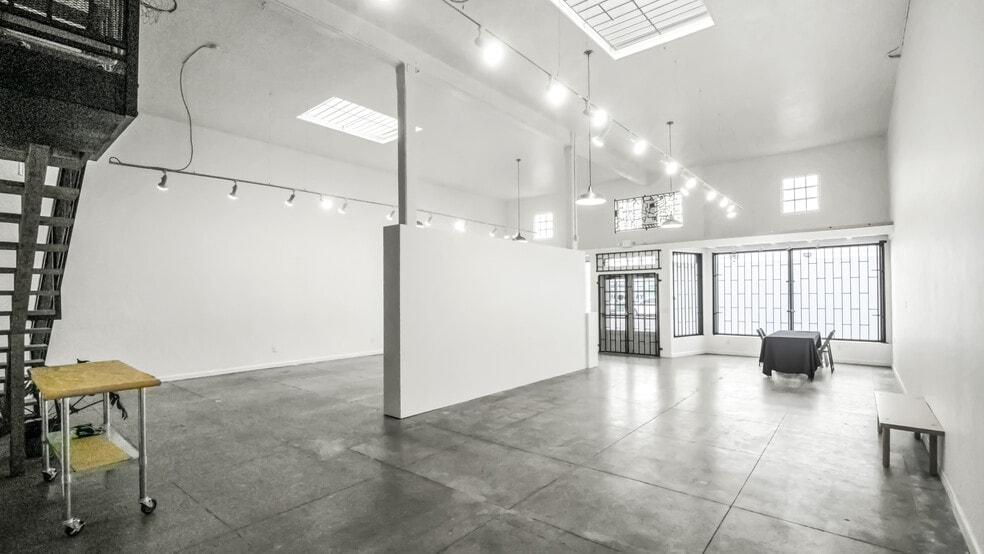 More Photos Of 1736-1738 E 7th St, Long Beach Storefront For Sale