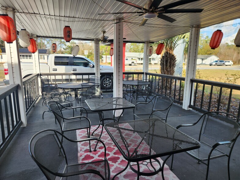 More Photos Of 1417 S First St, Jesup Restaurant For Sale