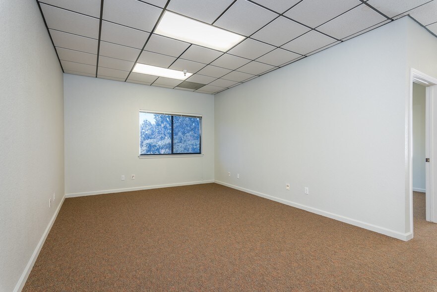 More Photos Of 5955 Capistrano Ave, Atascadero Office For Lease