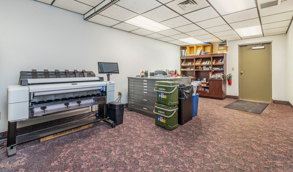 More Photos Of 1211 Ludington St, Escanaba Office For Sale