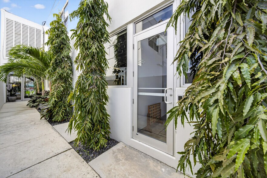 More Photos Of 7630 Biscayne Blvd, Miami Office For Lease