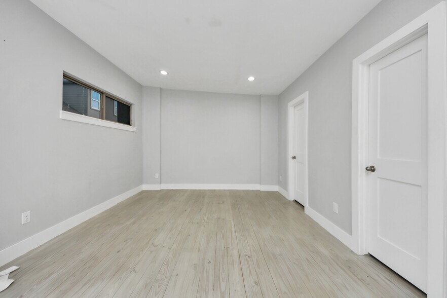 More Photos Of 1708 Winter St, Houston Apartments For Sale