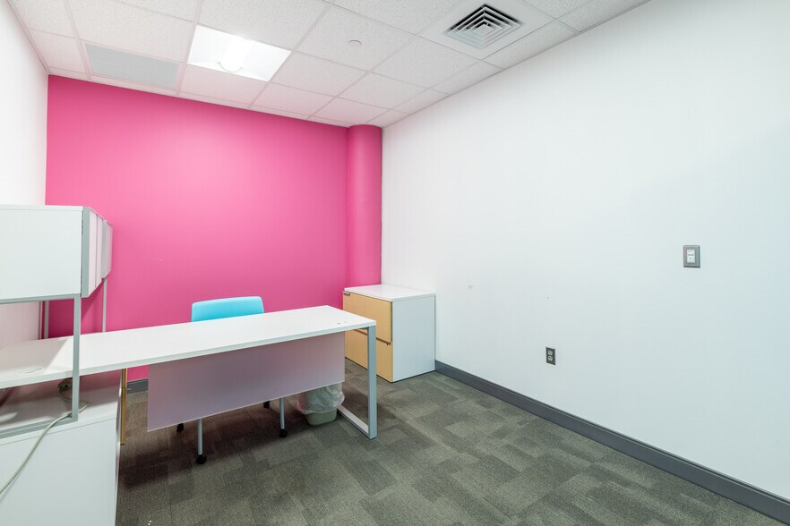 More Photos Of 32 Valley St, Bristol Office For Lease