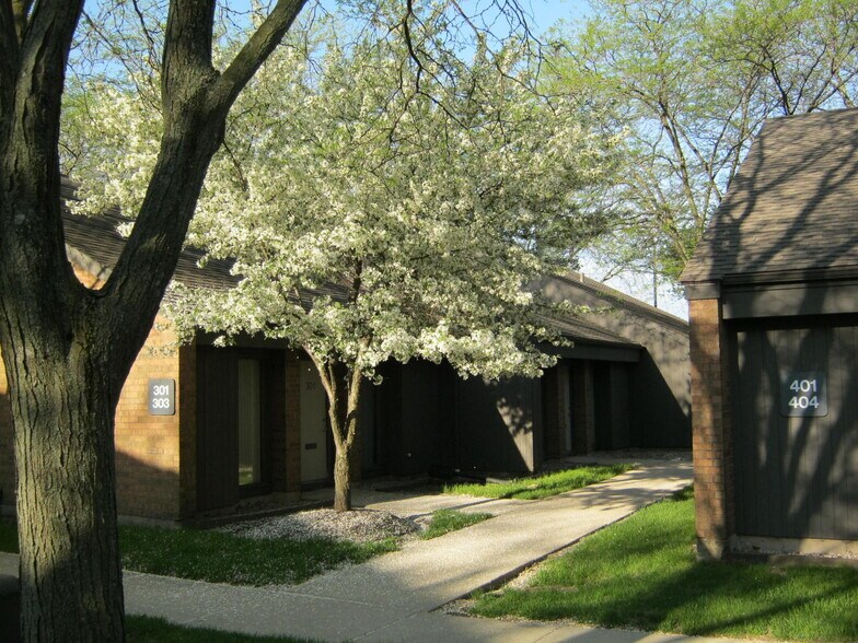 More Photos Of 1250 Executive Pl, Geneva Office For Lease